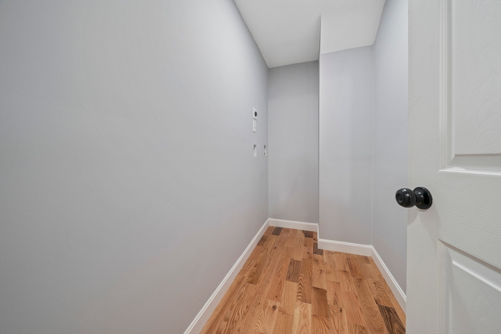 13 Broadway, Raynham Center