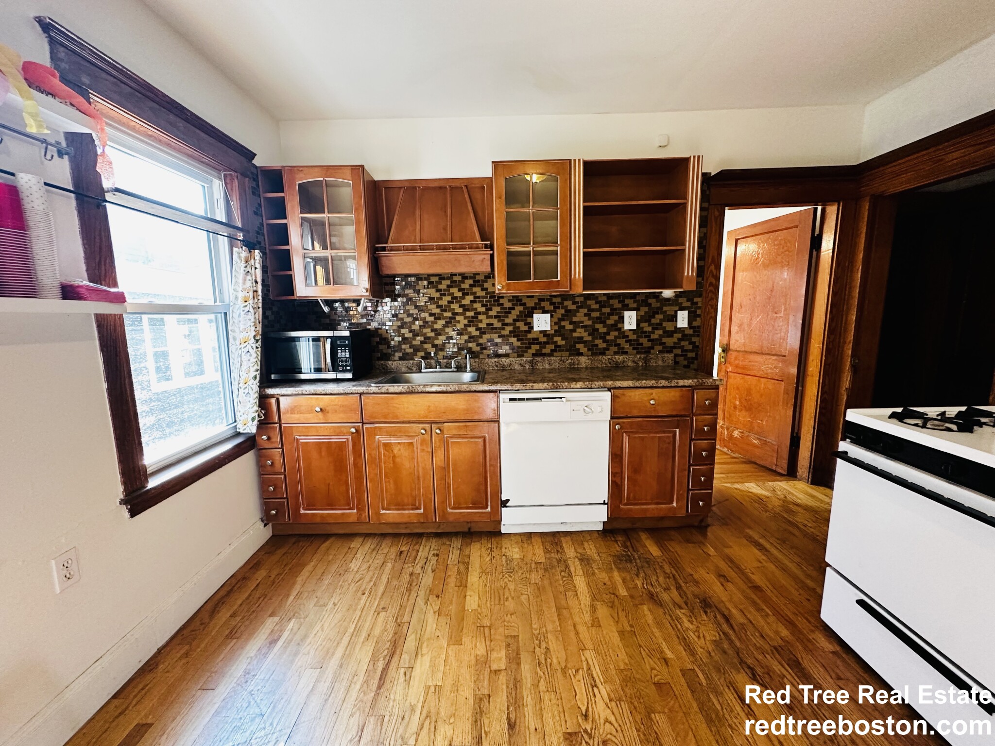 12 Saint Peter St, Jamaica Plain