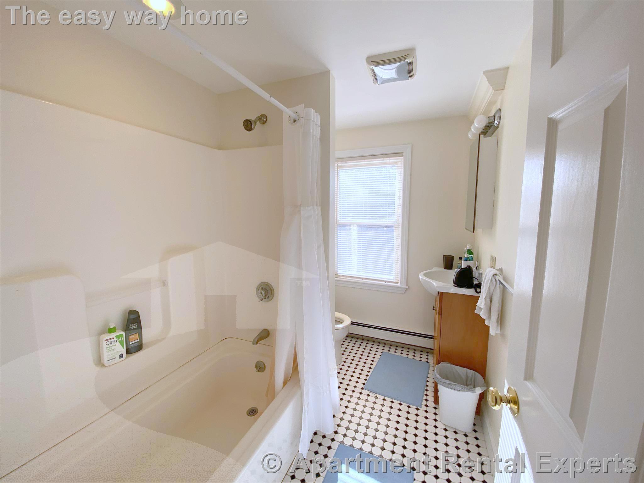 126 Pine St, Central Square