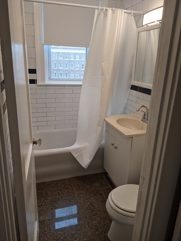 1607 Commonwealth Ave, Brighton