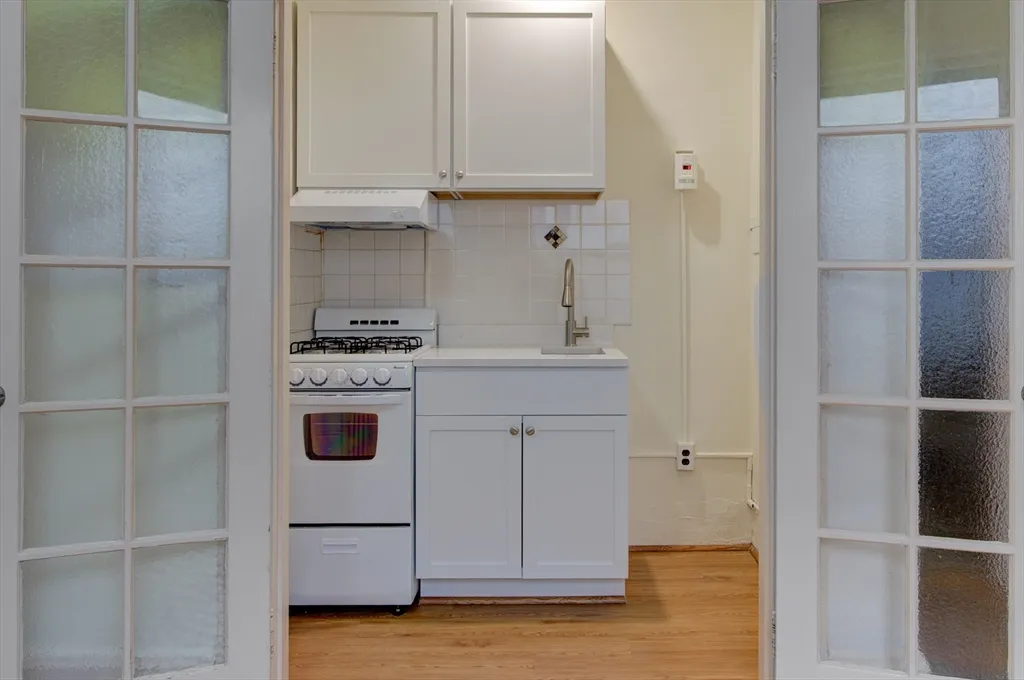 8 Garrison St, Back Bay