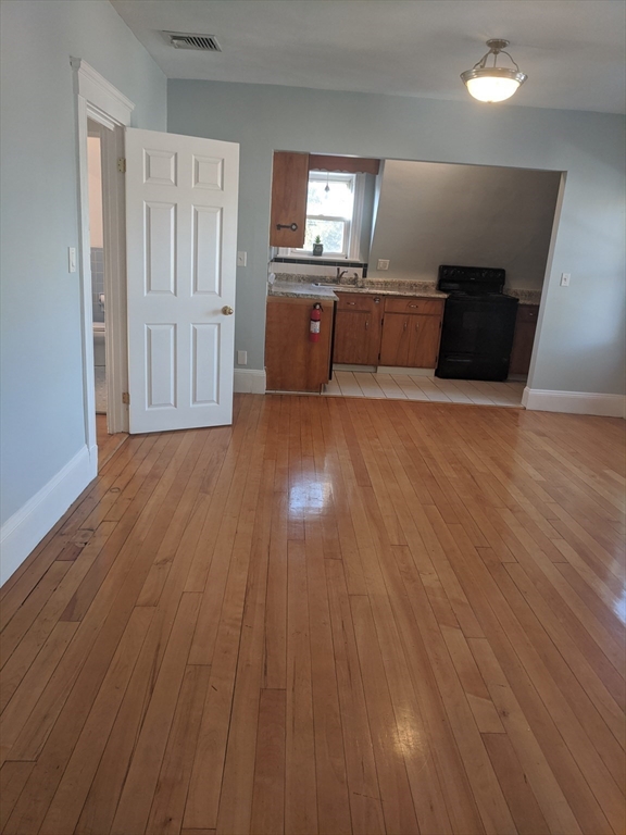 160 Washington St, Brighton