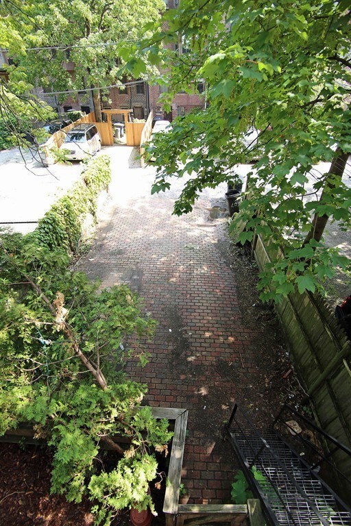 211 W Newton St, South End