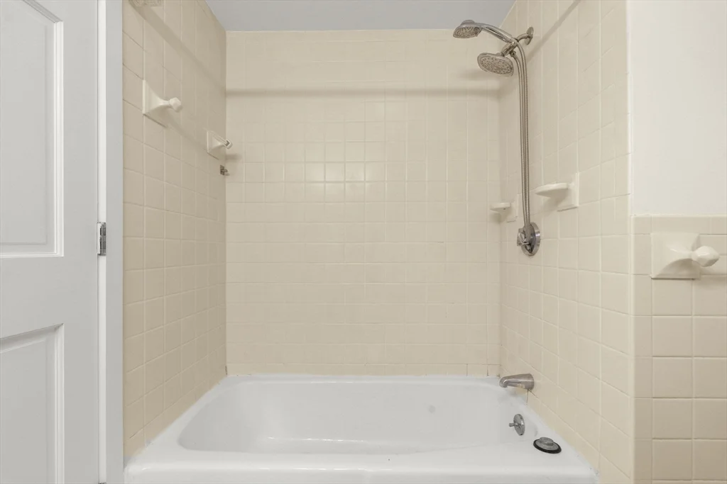 18 East Springfield St, Harrison Lenox