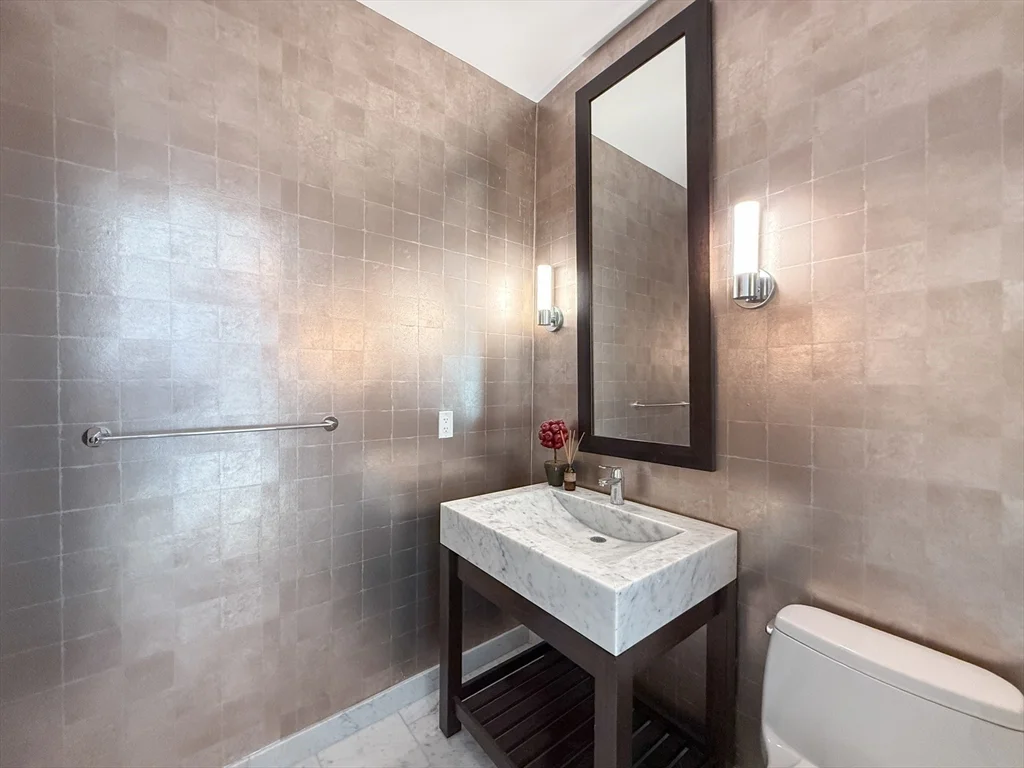 1 Franklin St, Midtown