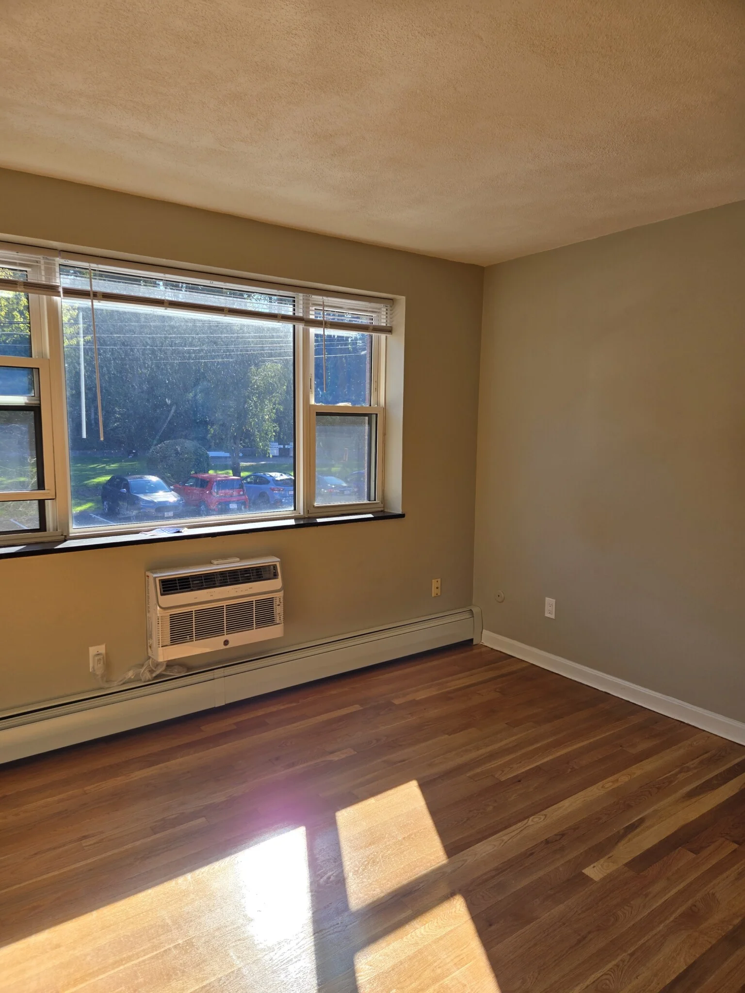 268 Grove St, Auburndale