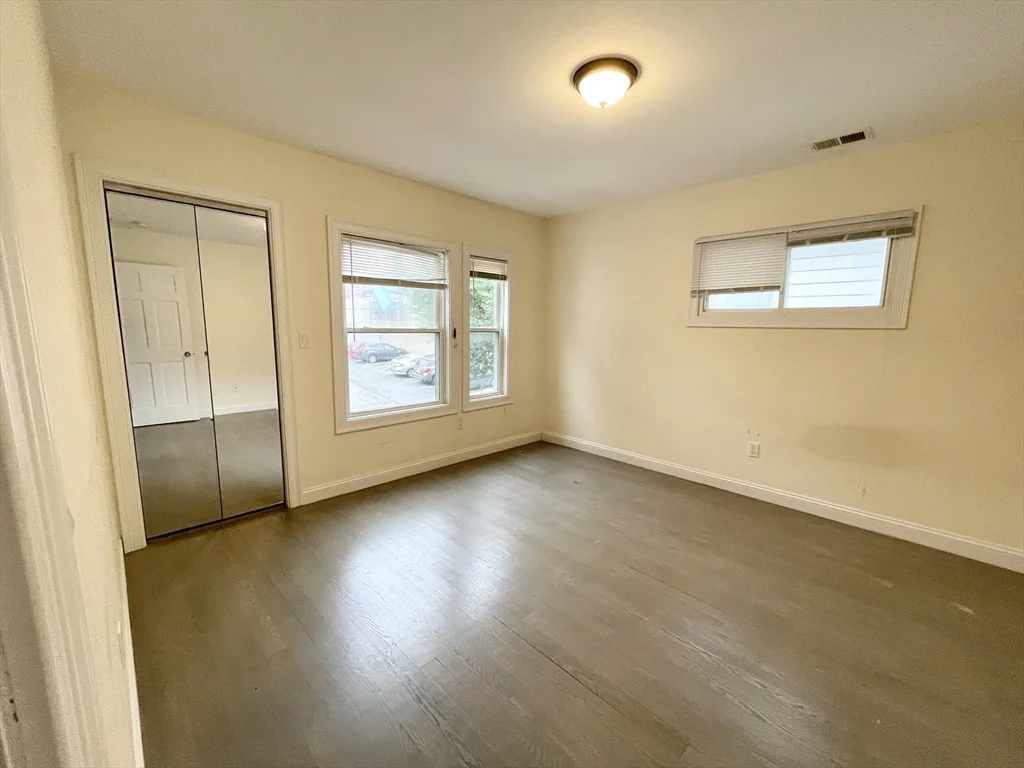 21 Iroquois, Mission Hill