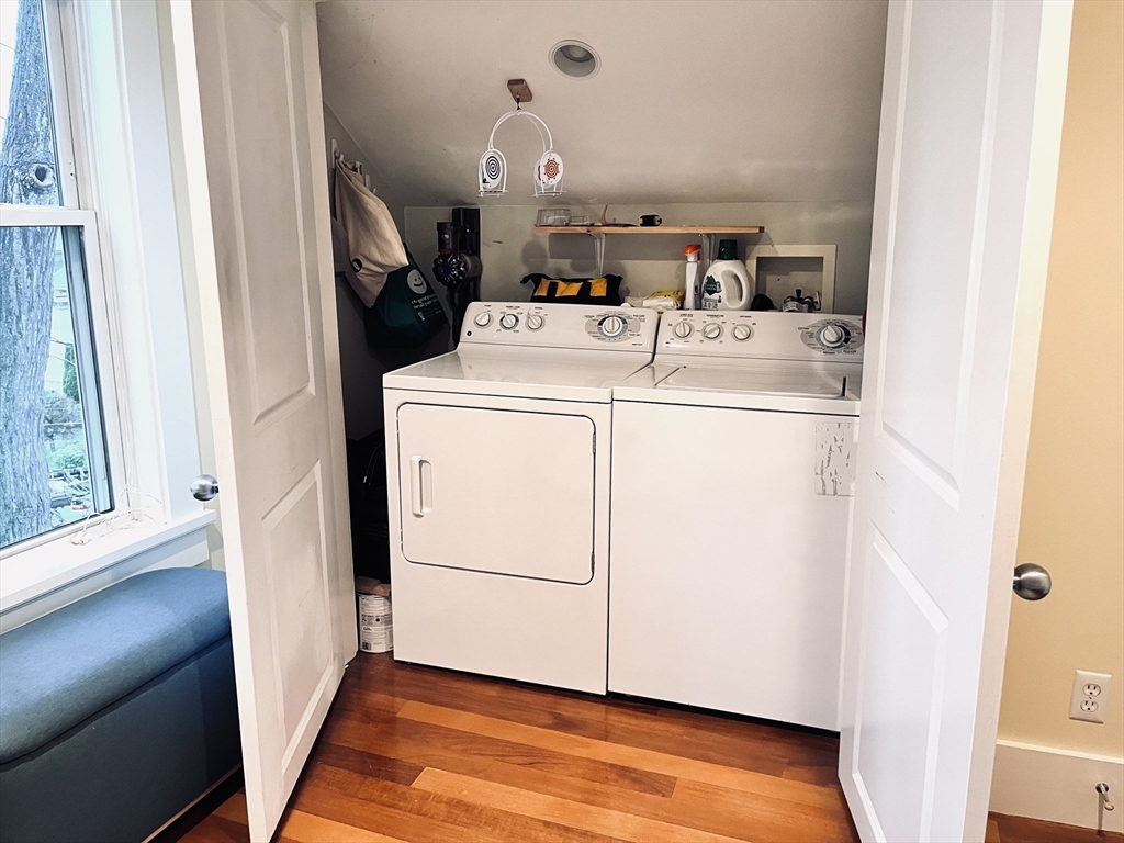 44 Rockview St, Jamaica Plain