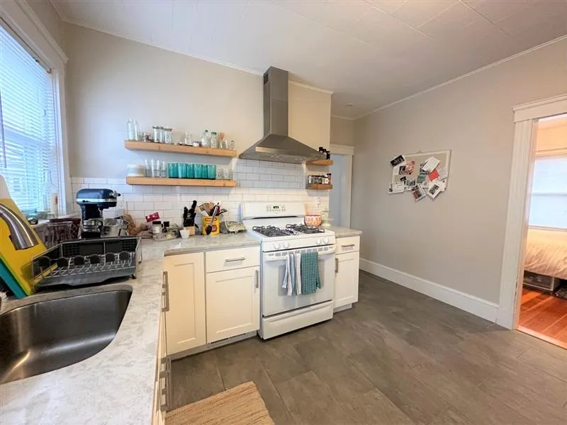 137 Dudley St, North Cambridge