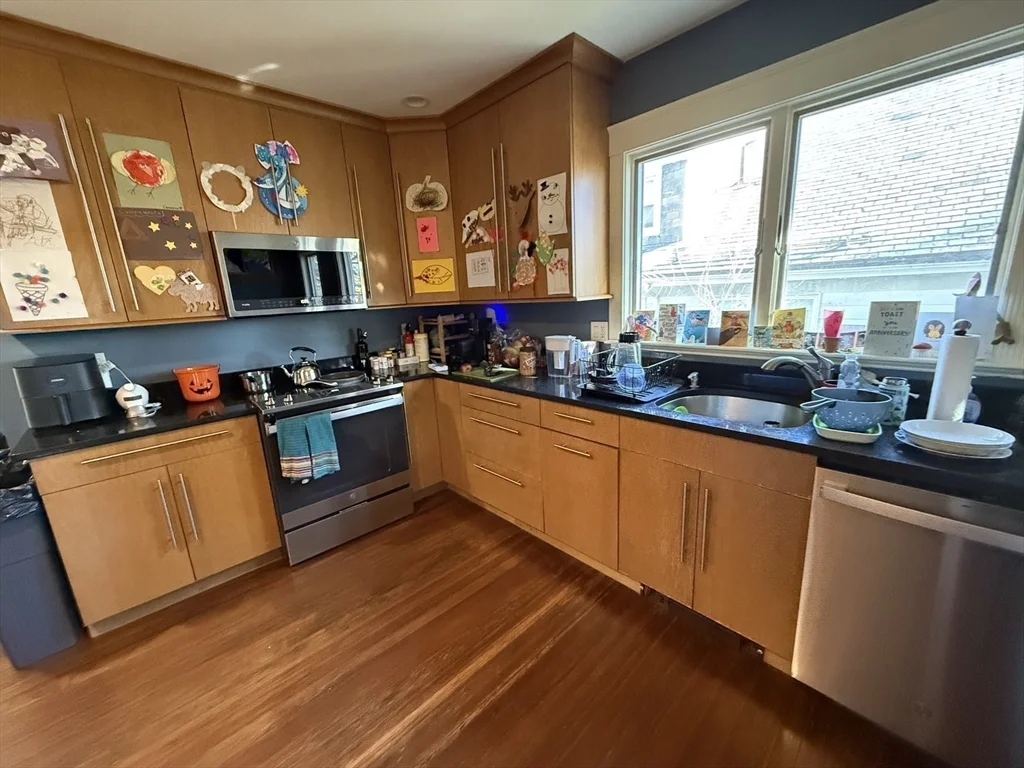 24 Upcrest, Oak Square