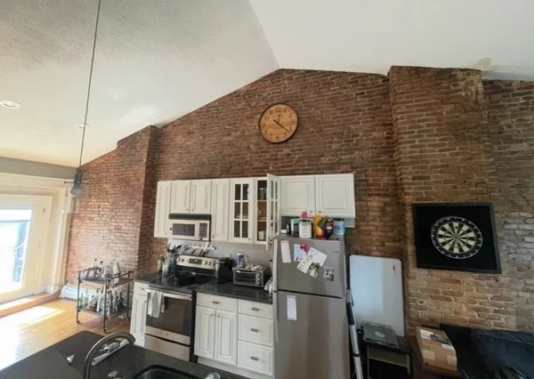821 East Broadway, South Boston