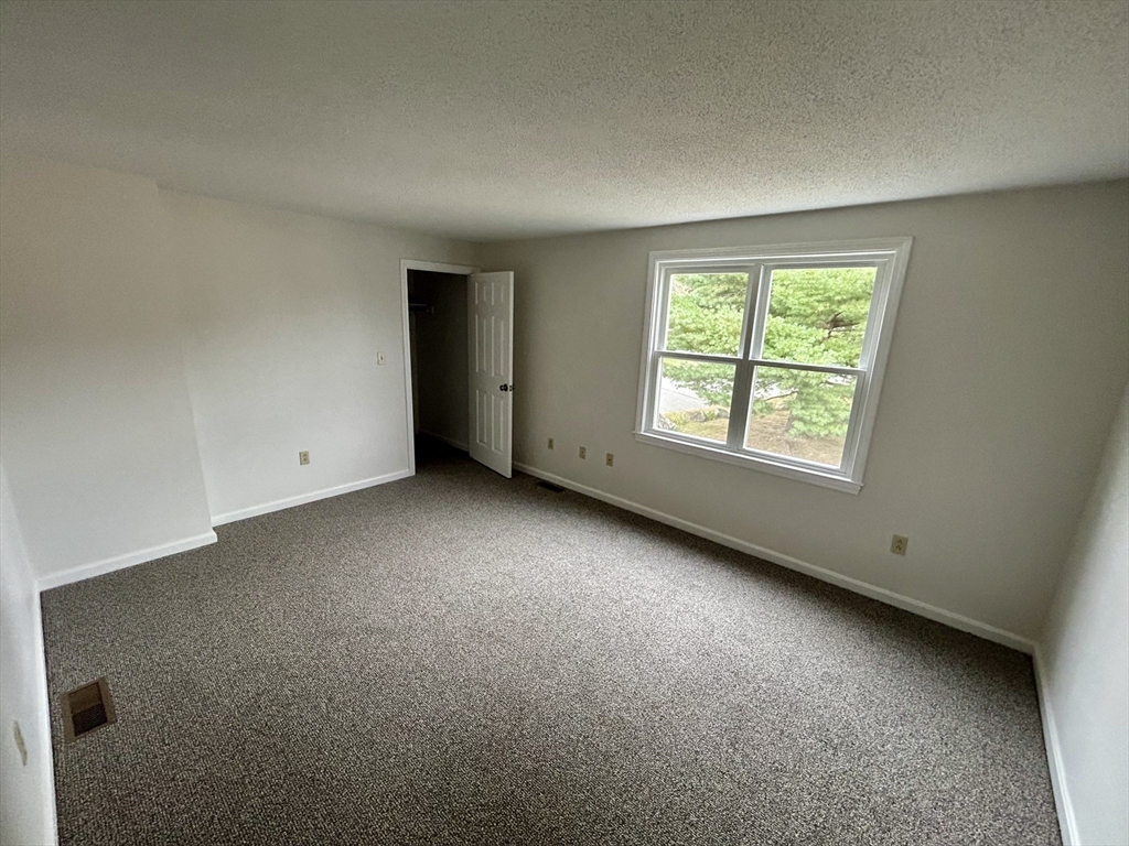 47 Wyman Rd, Collinsville