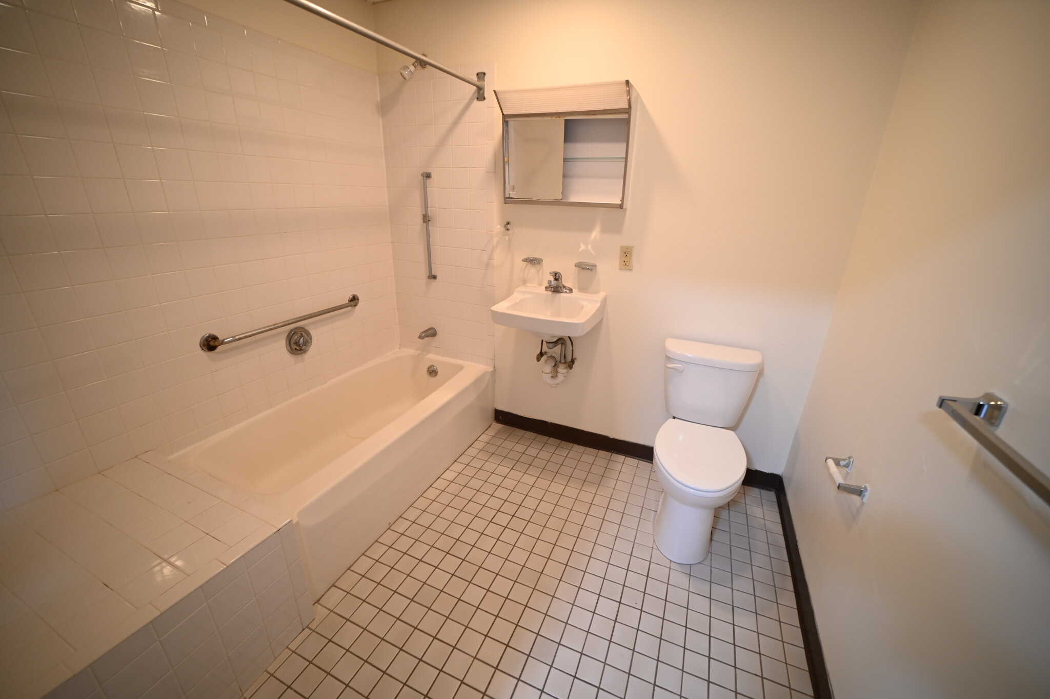 81 Essex St, Chinatown