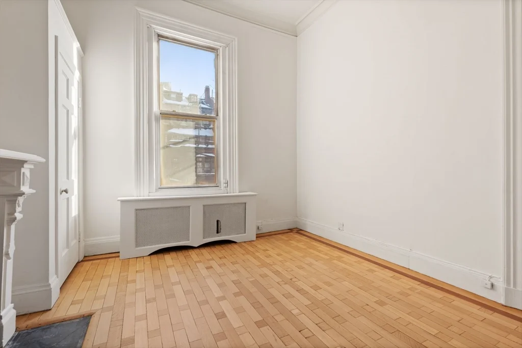 413 Beacon St, Back Bay