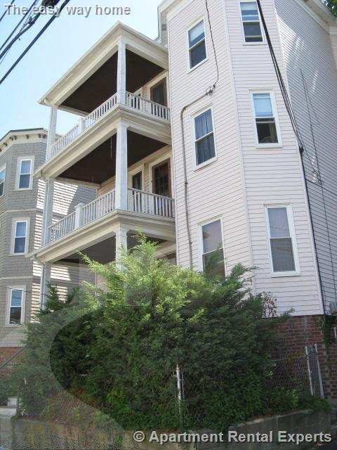 7-9 Belknap St, Teele Square