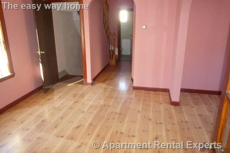 569 Main St, Magoun Square