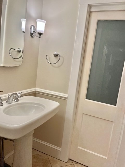 162 E Side Pkwa, Newton