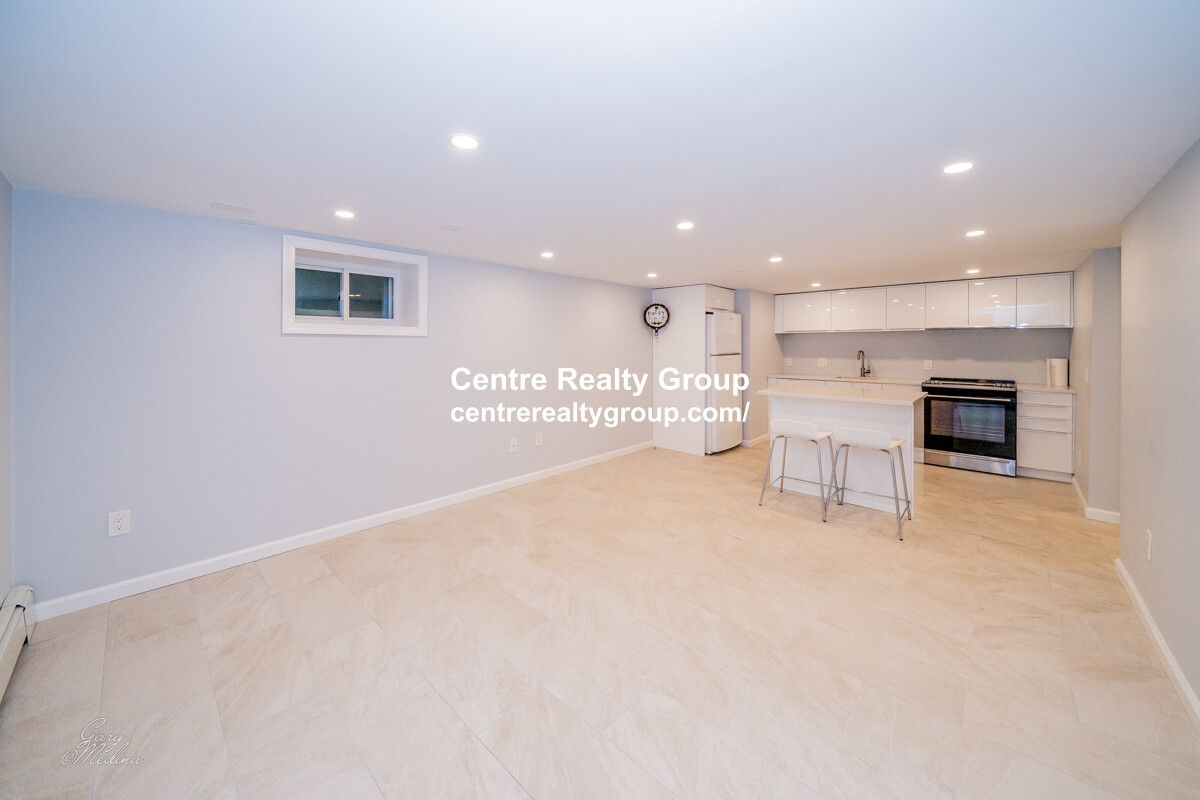 1546 Washington St, West Newton