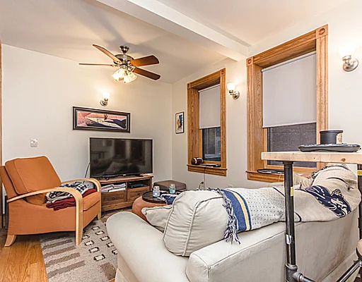 137 Charles St, Beacon Hill