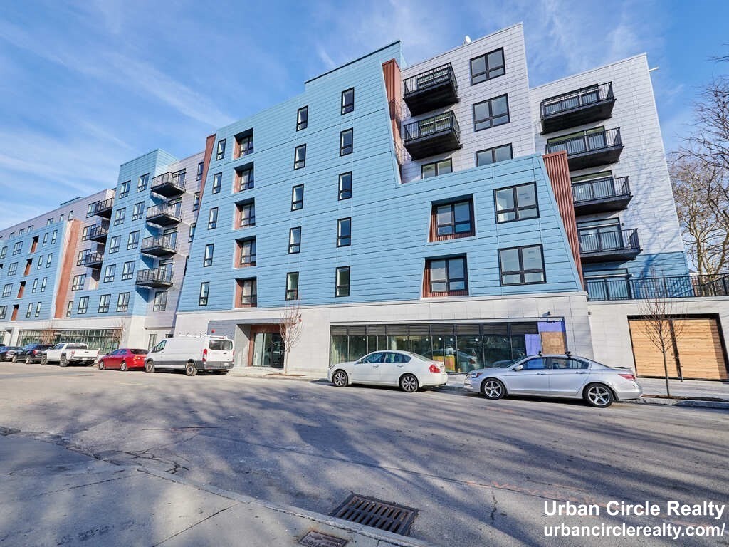 301 Border St, Central Square