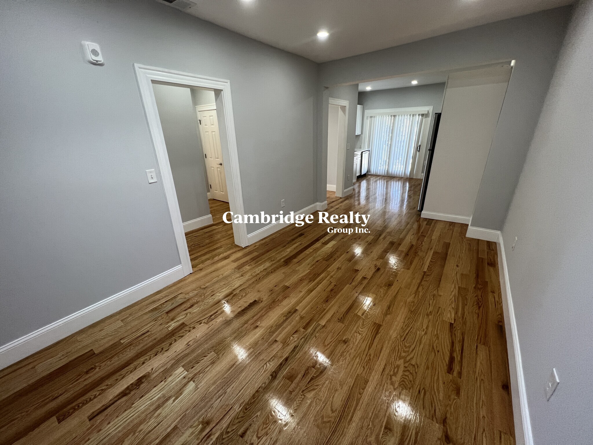 372 Oxford St, Ward Two