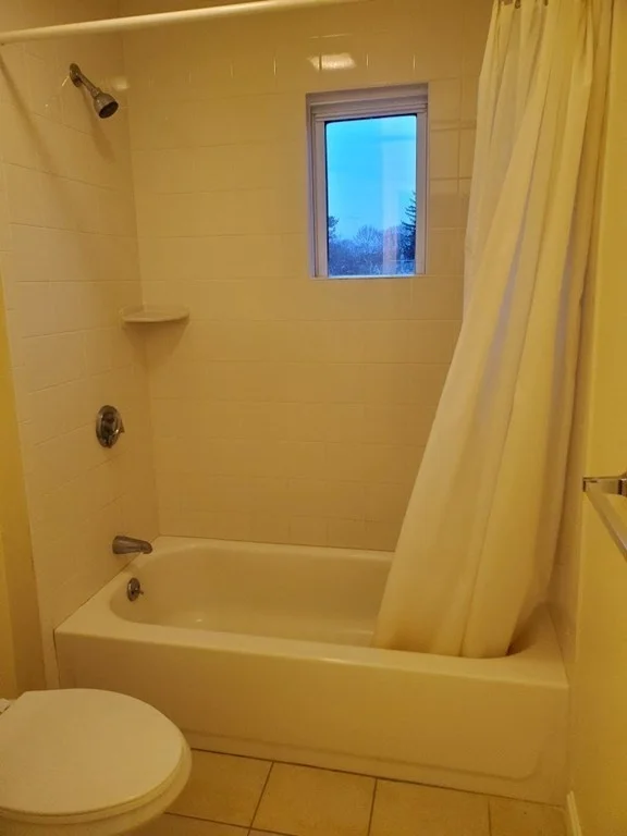 293 School St, Stoughton