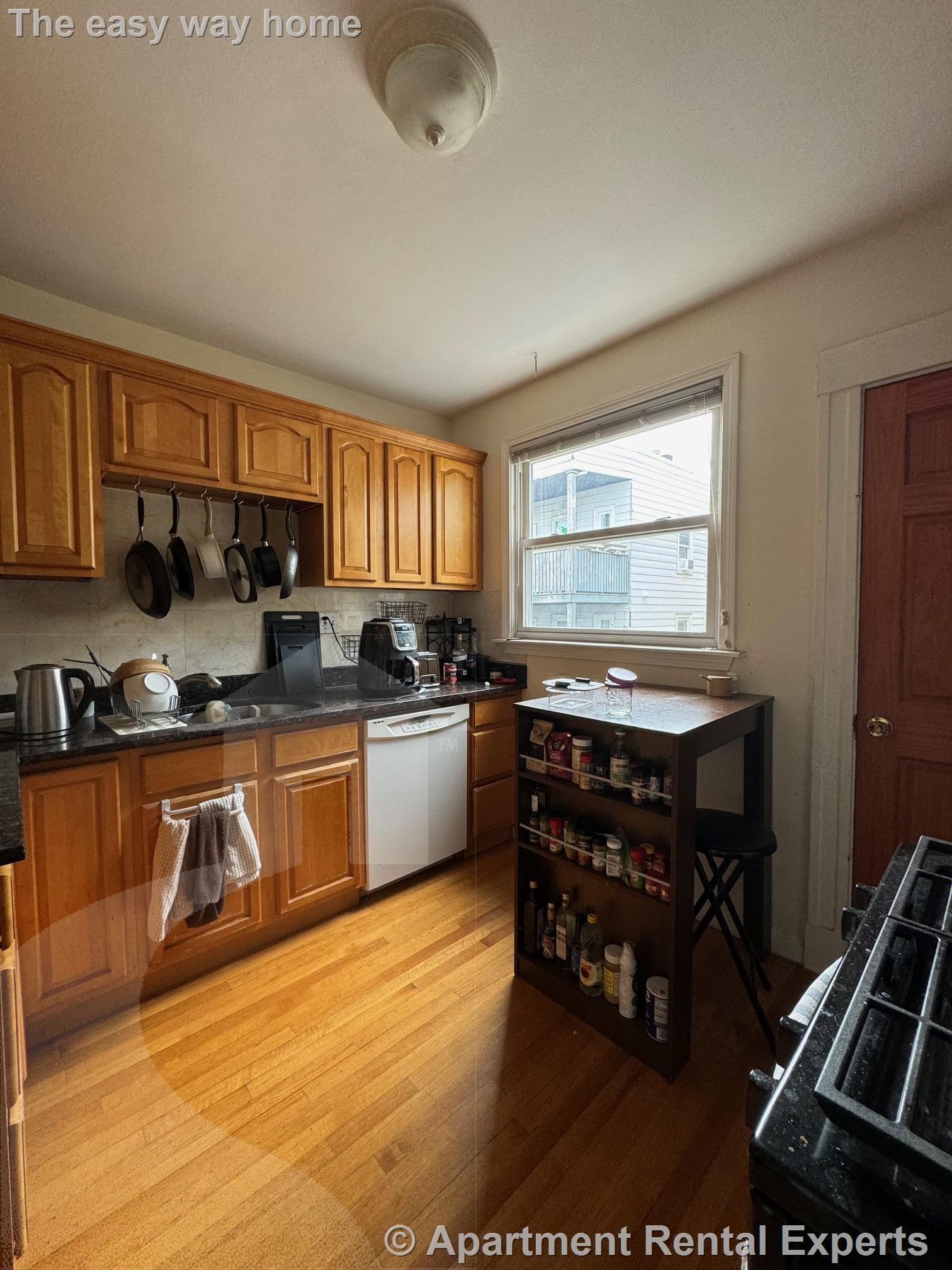 33-35 Magnus Ave, Ward Two