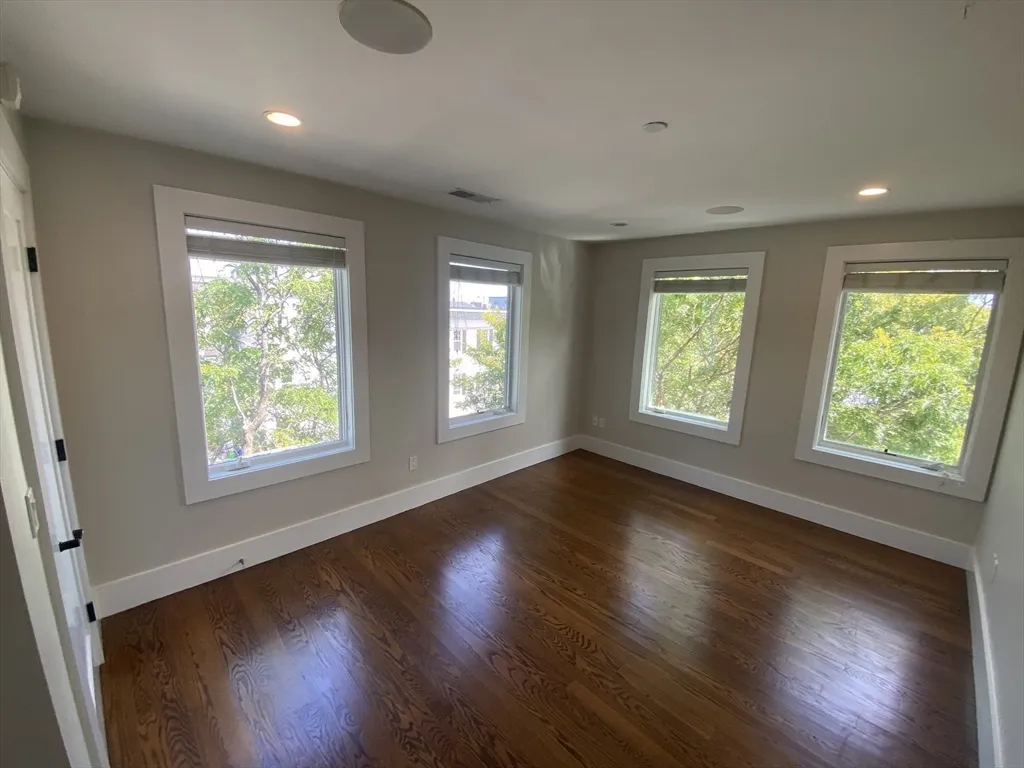 435 East 3rd St, South Boston