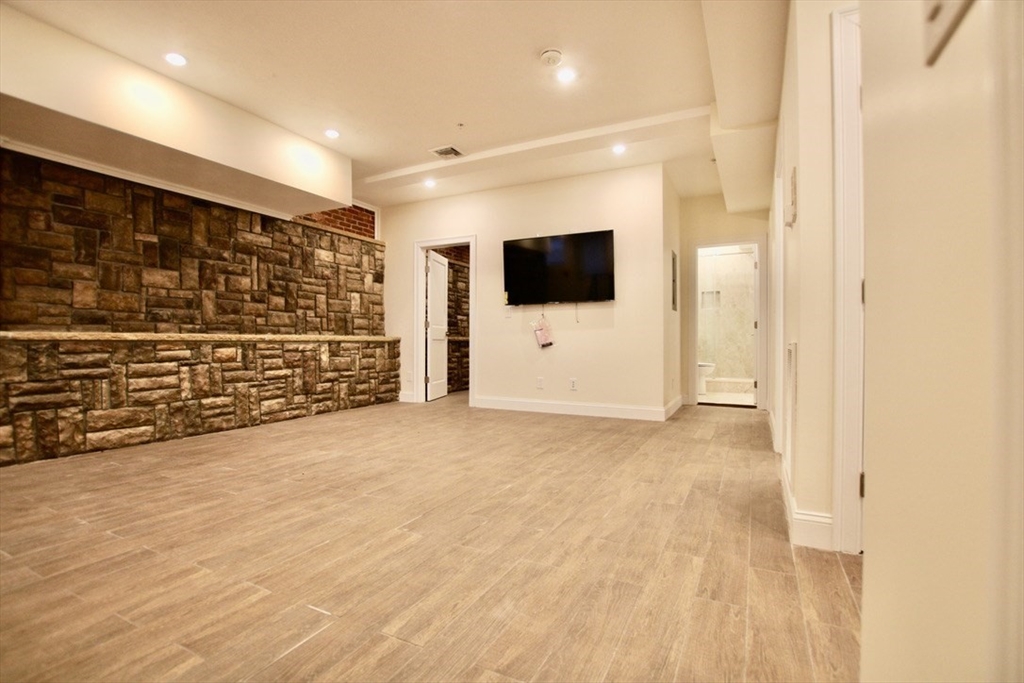 1616 Beacon St, Corey Hill