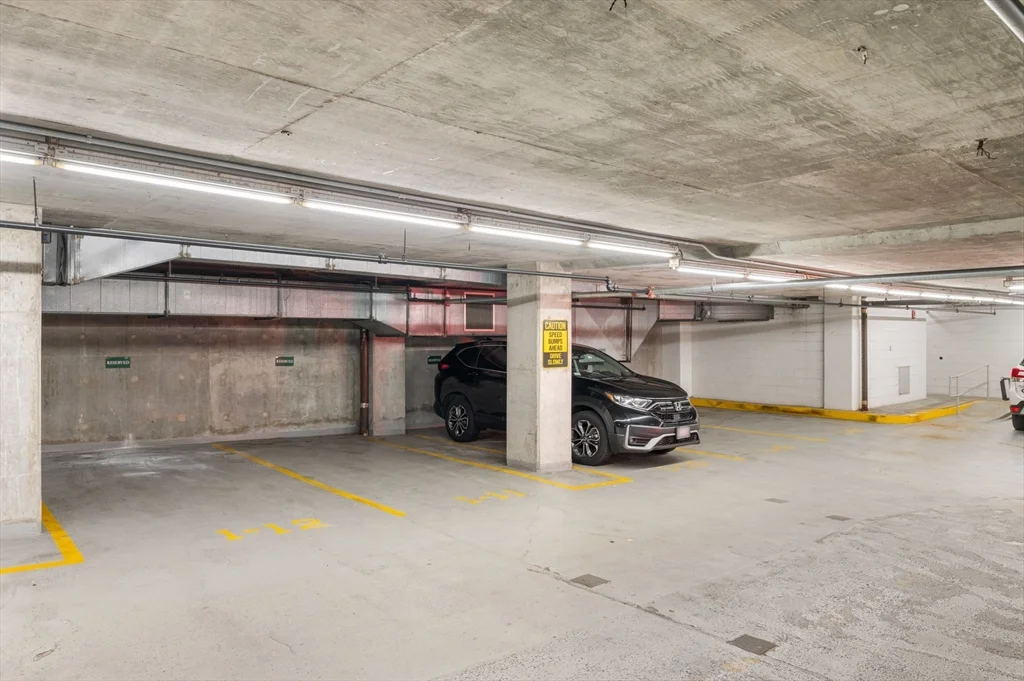 75-83 Cambridge Pkwa, Cambridgeport