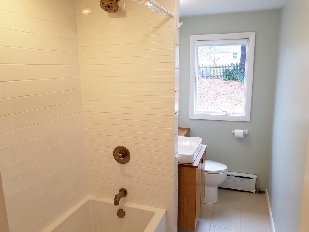 61 Cypress Rd, Milton