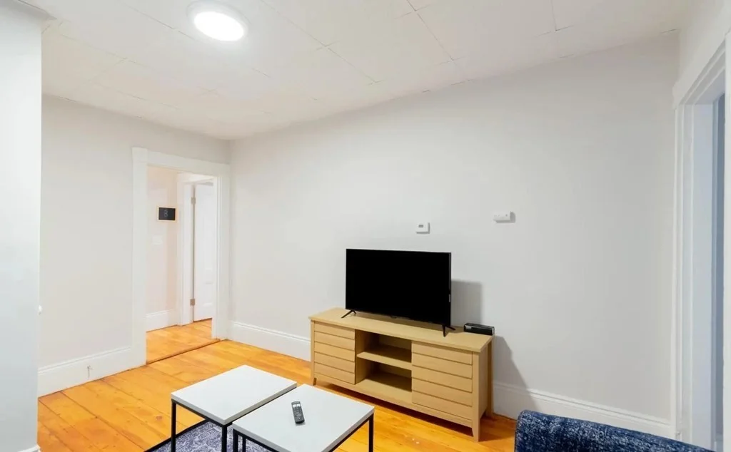 31 Falcon St, East Boston