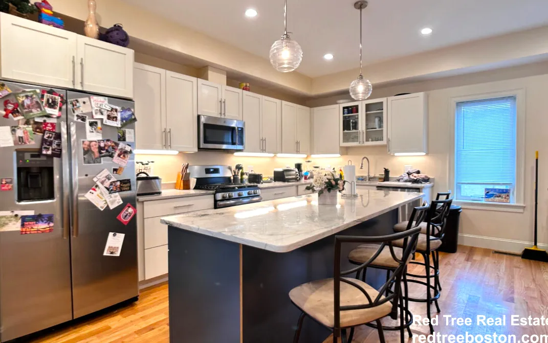 122 Tremont St, Brighton