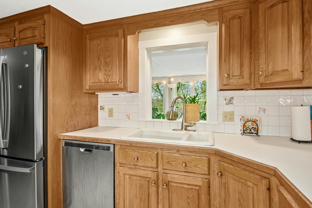 67 S Oxford Rd, Millbury