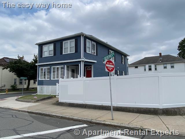 122 Frederick Ave, Tufts