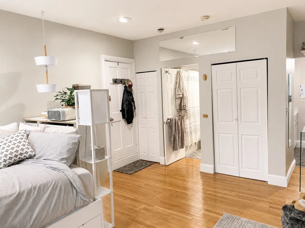 42 W Newton St, South End