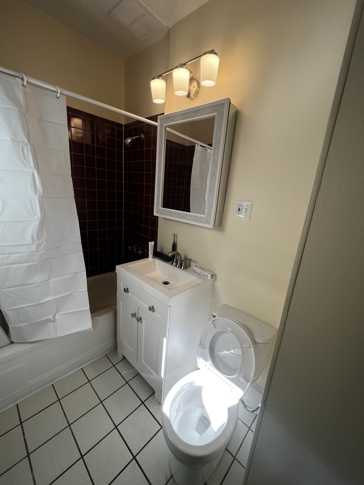 883 Huntington Ave, Mission Hill