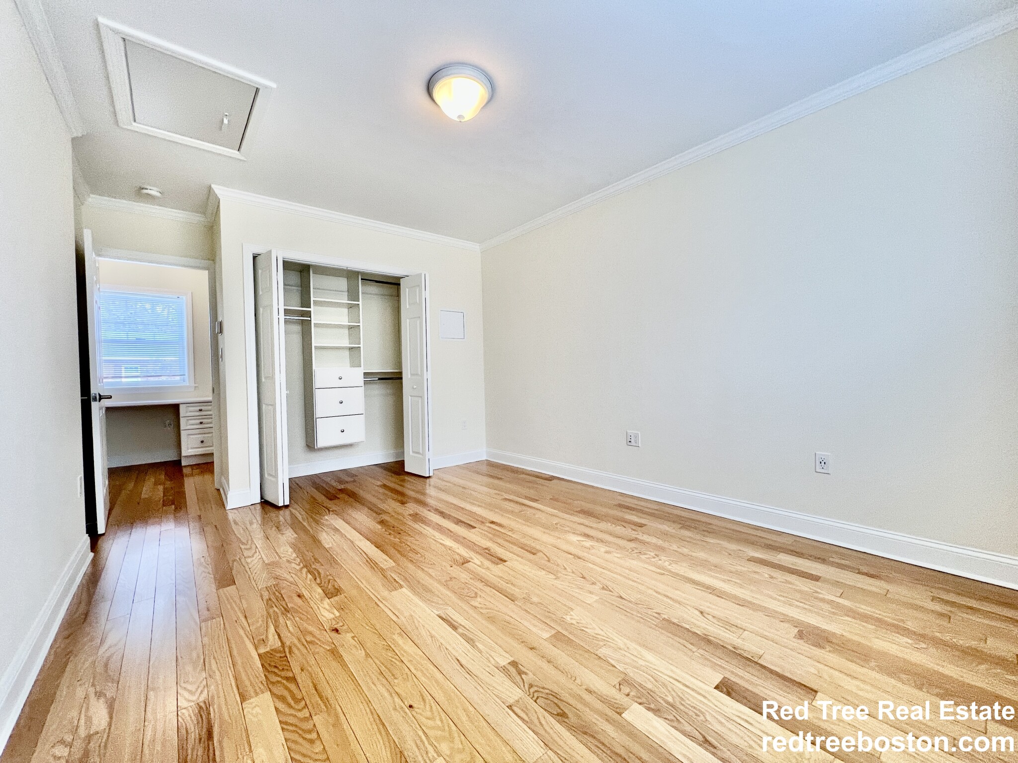 180 Thornton Rd, Chestnut Hill