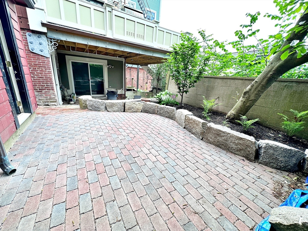 420 Sumner St, East Boston