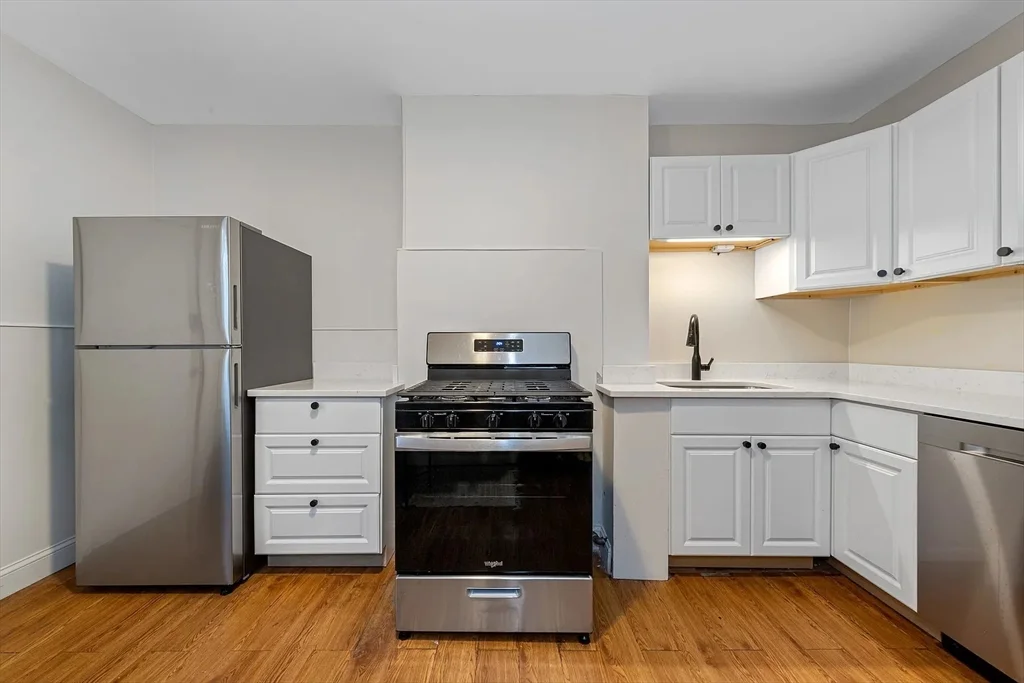 159 Cambridge St, East Cambridge
