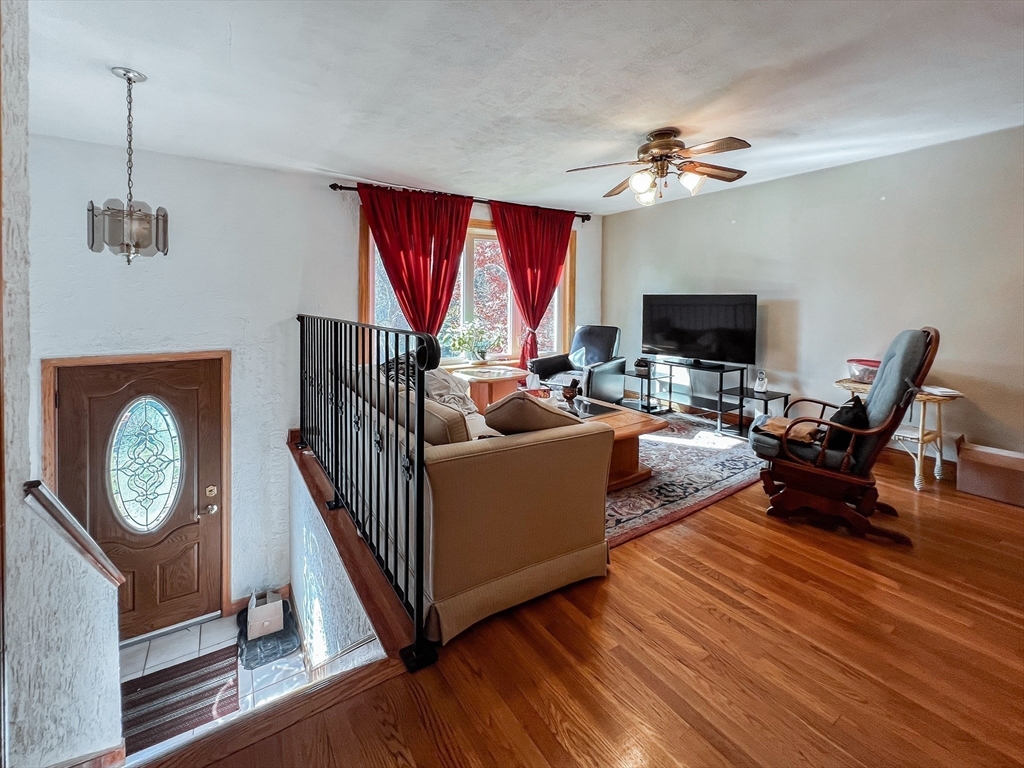 9 Putney Circle, Billerica