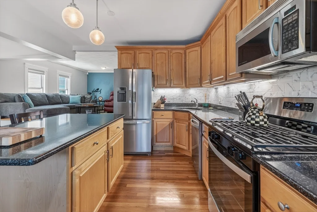 17-B Bonair St, East Somerville