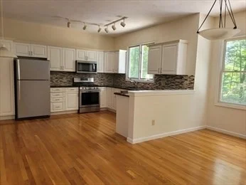 2399 Bay Rd, Sharon