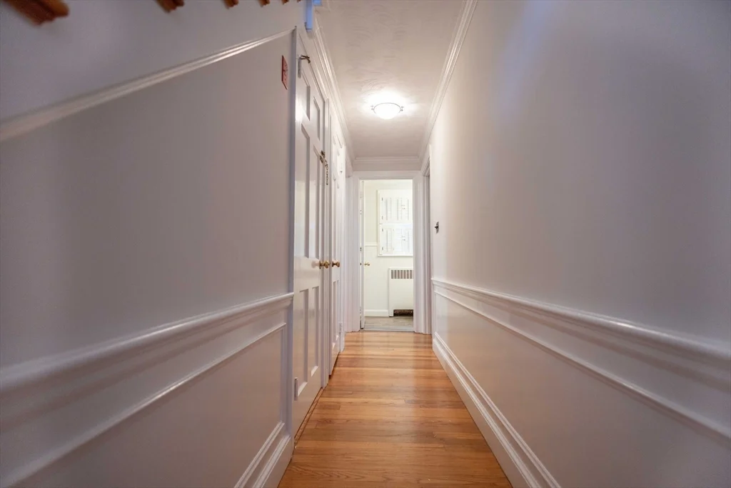 195 Dover Rd, Westwood