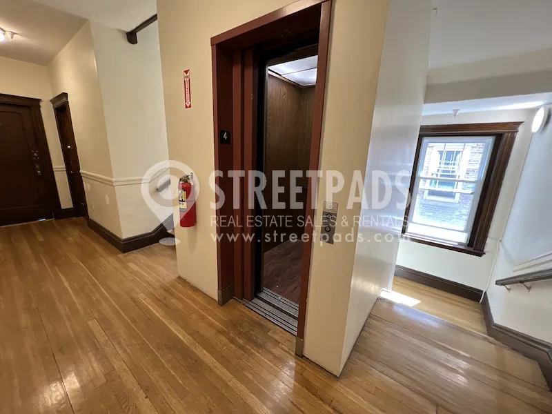 27 Park Dr, Fenway