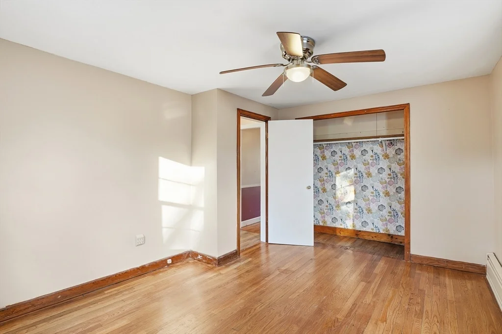 16 Liberty Dr, Shrewsbury