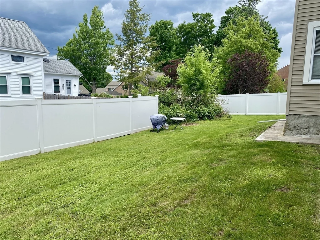 30 Maple Ave, North Andover