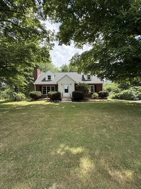 376 S Main St, Andover