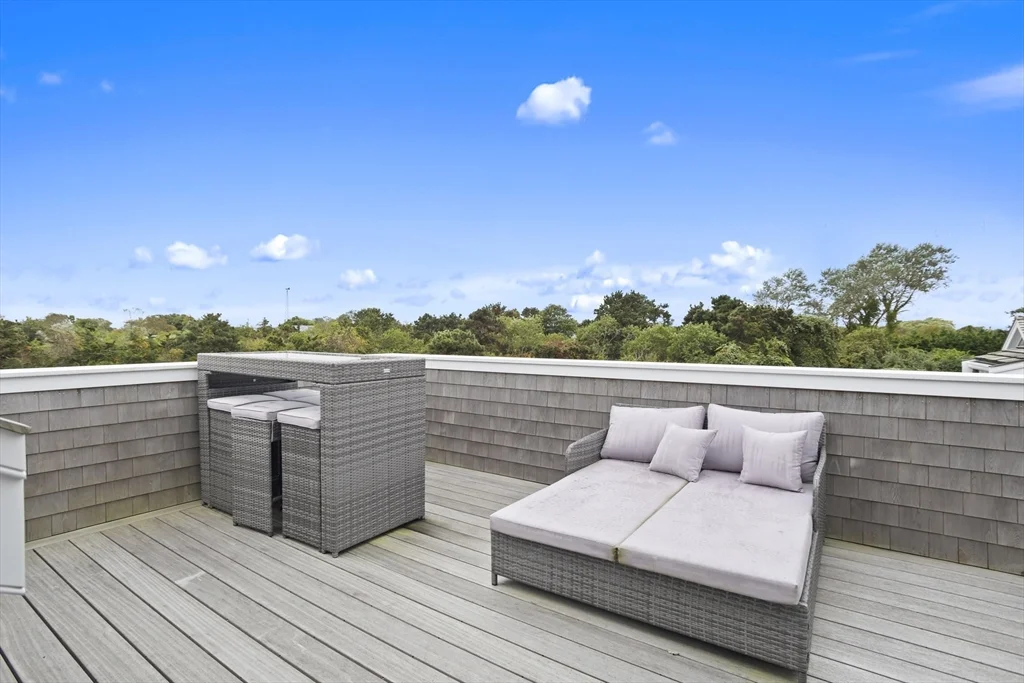 3 Old Mill Ct, Nantucket