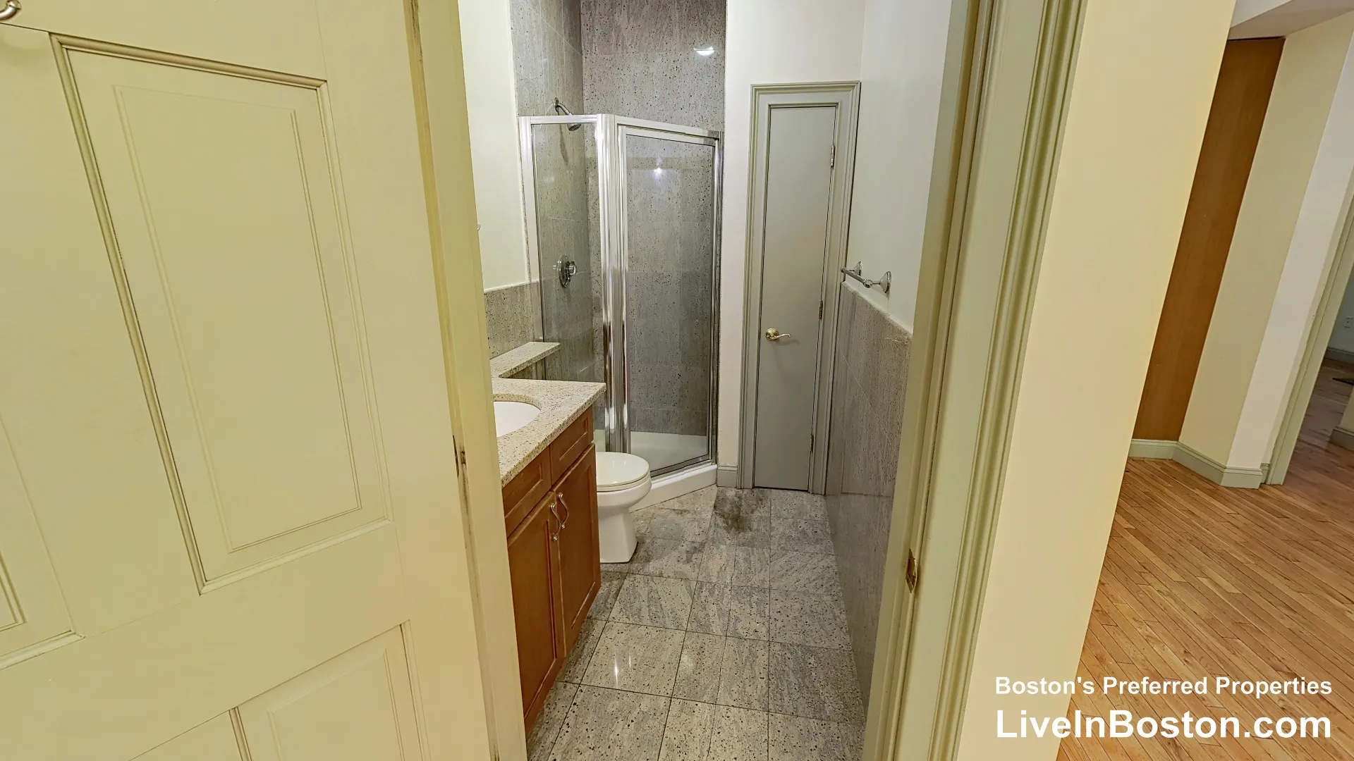 531 Newbury St, Fenway